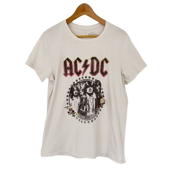 AC/DC 90s-Inspired Relaxed Band Tee - Picture 1 of 4